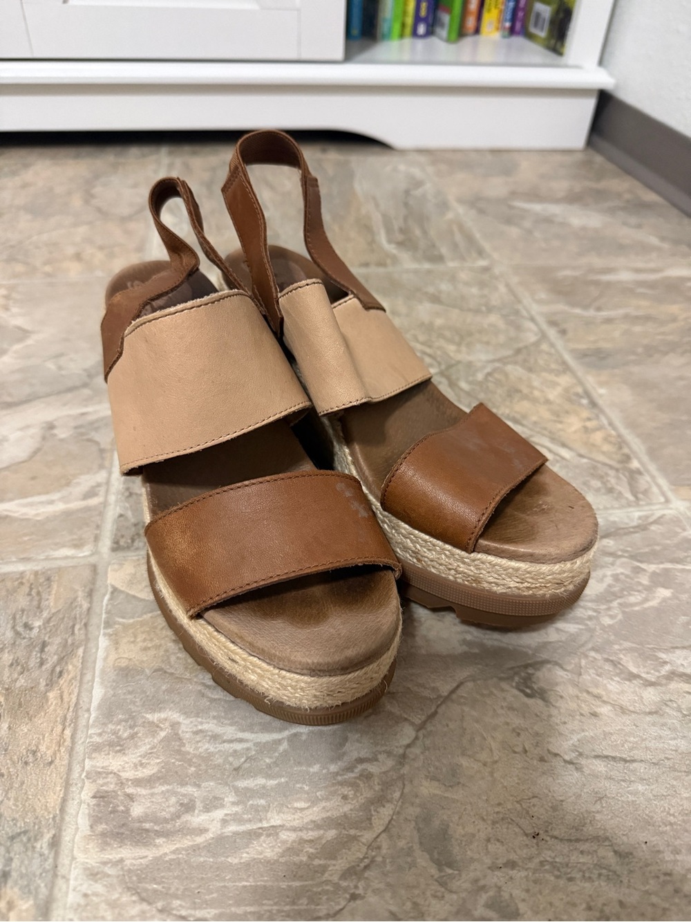 Sorrel Women's Tan and Brown Sandals